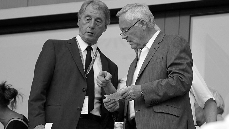  Rolf Hocke (Präsident Hessischen Fußball-Verbandes, HFV) und DFB Schatzmeister Horst R. Schmidt, Archiv-Foto