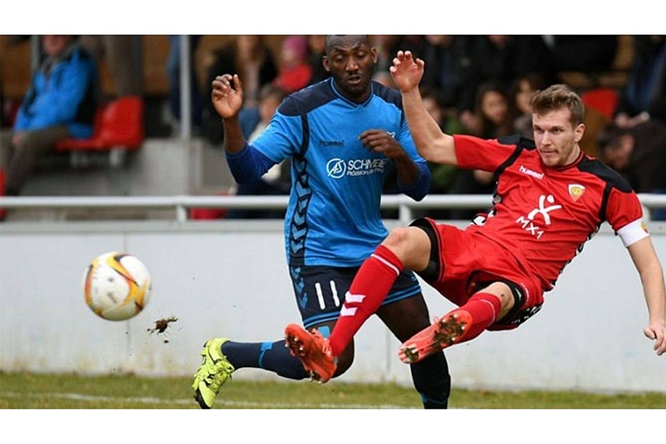 Serge Yohoua (li.) wechselt zum TSV Rain am Lech. Foto: Sven Leifer