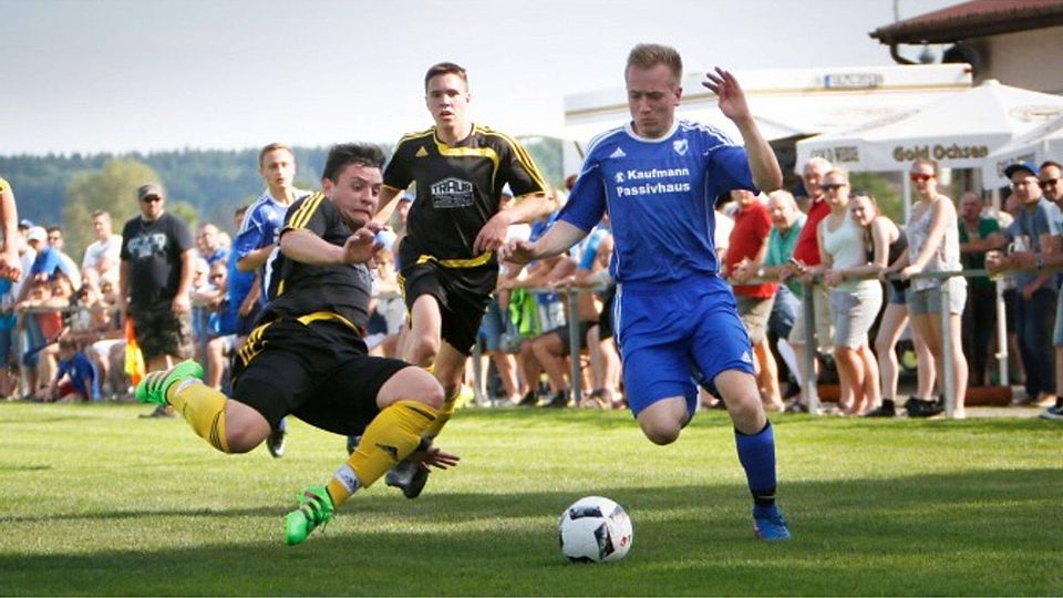 Mit 1:0 setzte sich der SV Unterstadion (blau) in einer umkämpften Partie gegen den SV Daugendorf durch.