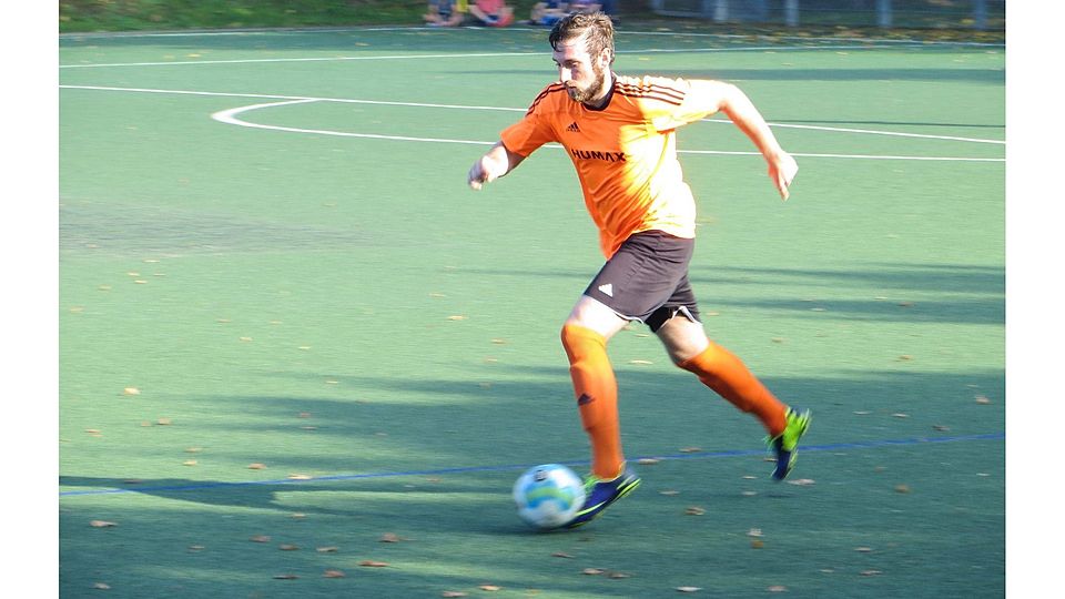 Die "Studentenmannschaft" will sich weiterhin von den Abstiegsrängen fernhalten. Timo Schmidt, Trainer der TSG Bretzenheim, schielt mit einem Auge sogar noch nach oben. F: Marth