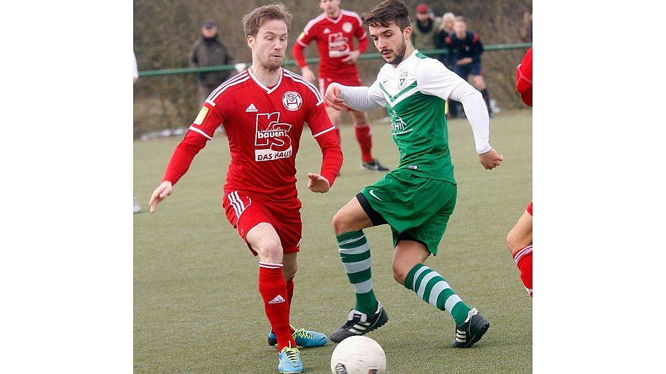 Der gelernte Linksverteidiger Niclas Mohr (rechts) spielt bei den Teutonen in einer neuen Rolle als zentraler Mittelfeldspieler. 	Foto: Ben