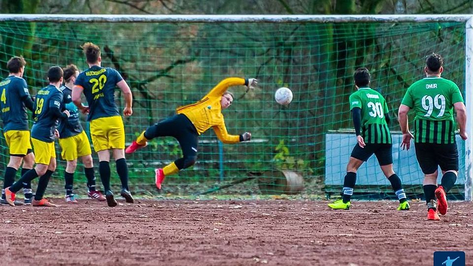 Ein Foto aus einem anderen Meisterschaftsspiel der SF Walsum III. Auch hier wird klar: Die Jungs wissen, wo der Ball hingehört. 