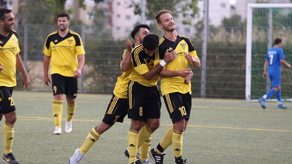 Ob es auch in der nächsten Saison etwas für den TV Echterdingen II zu feiern gibt? F: Frey