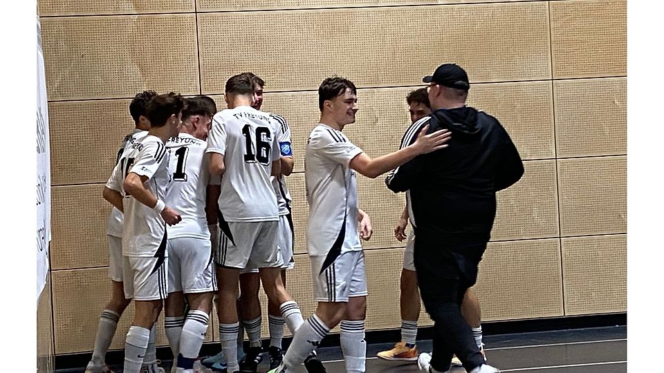 Pure Freude: Freyung nach der Nerven-Entscheidung in Gruppe 2.