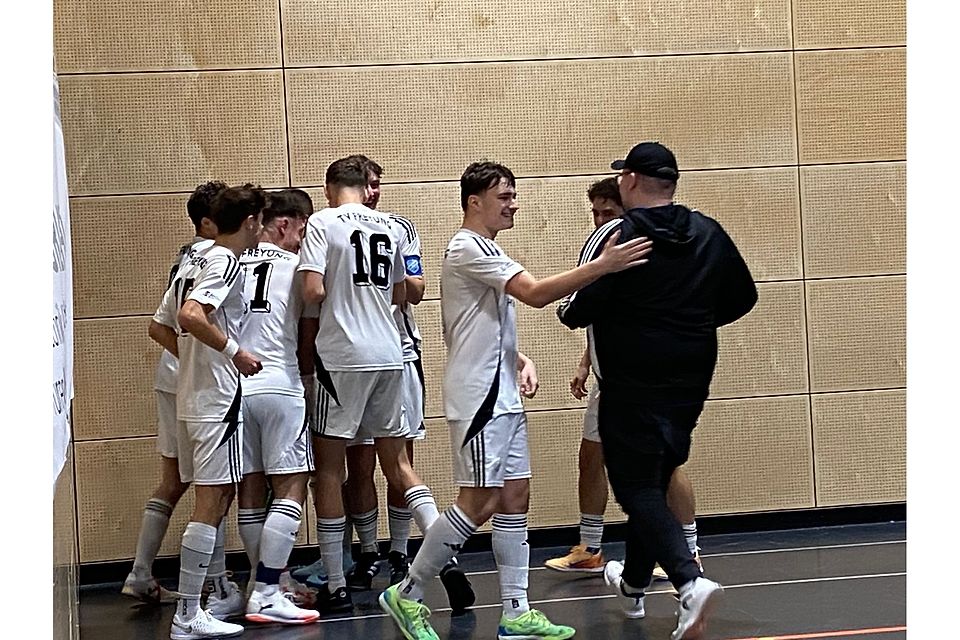 Pure Freude: Freyung nach der Nerven-Entscheidung in Gruppe 2.