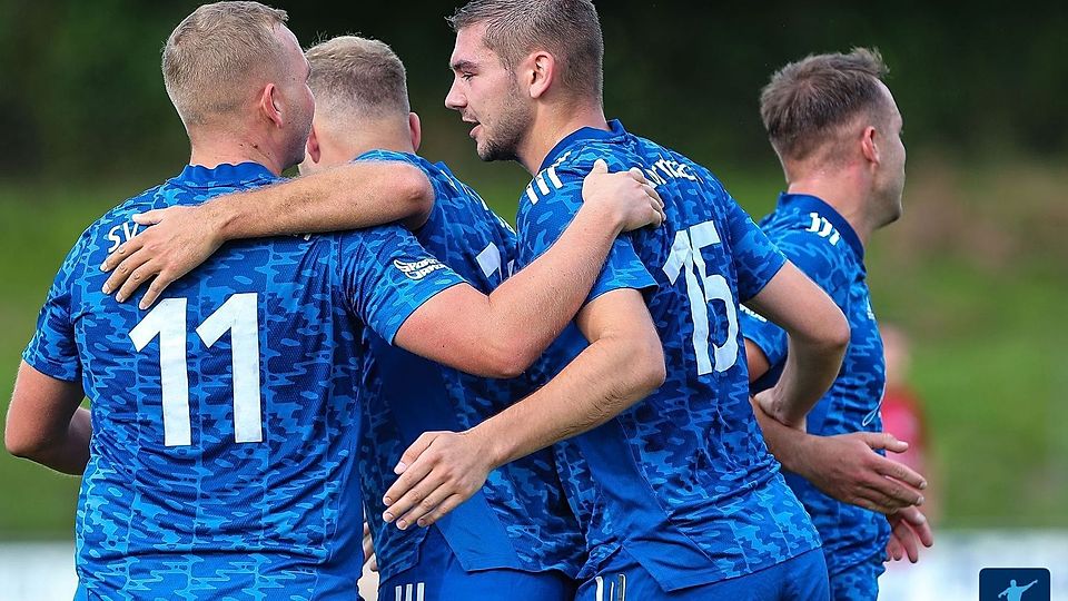  Durch eine geschlossene Mannschaftsleistung bezwang der SV Röhrnbach den SV Hutthurm im Pokal verdient mit 4:0