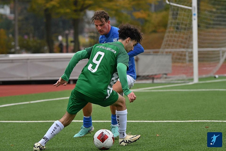 Eintracht Rüsselsheim bleibt nach einem deutlichen Sieg Zweiter.