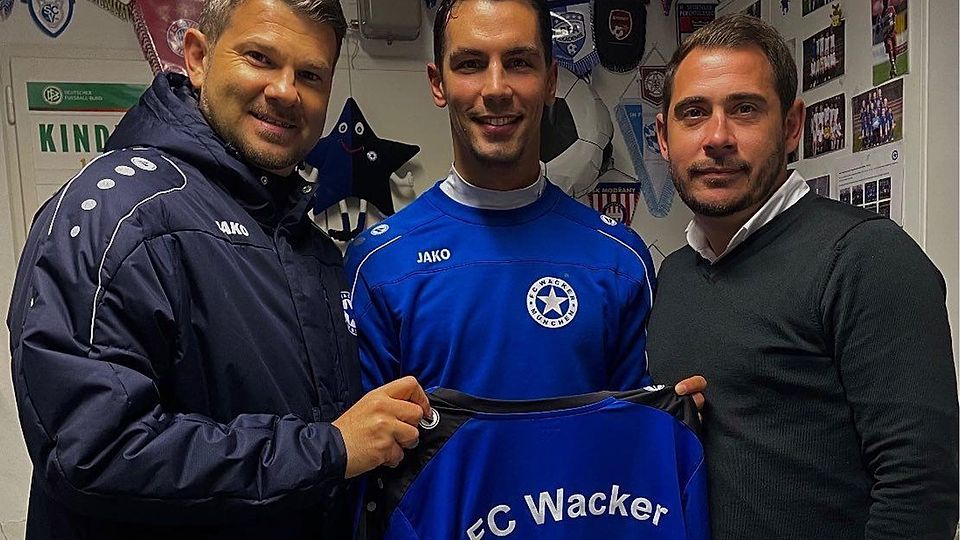 Mit Luka Radulovic (Mitte) hat der FC Wacker München einen namhaften Neuzugang an Land gezogen.