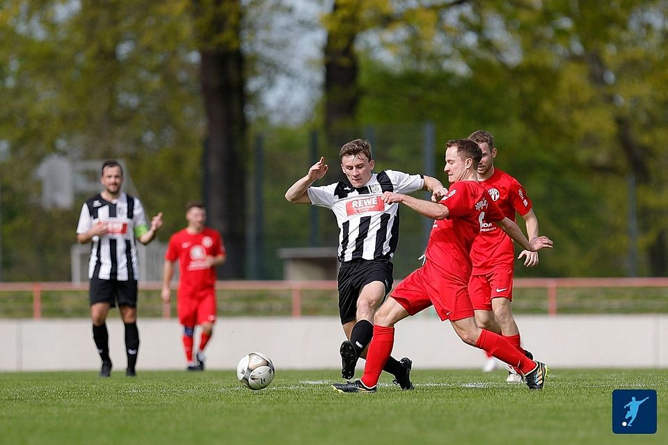 In einem umkämpften Topspiel trennten sich Ligaprimus Viktoria Kelsterbach und der Zweitplatzierte Spielvereinigung Hochheim torlos mit 0:0.