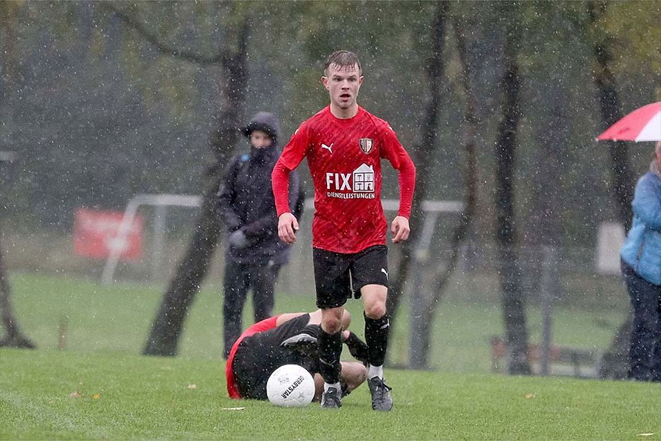 Jonas Hillmer (Rot-Schwarz Kiel) knockt in den turbulenten Schlussminuten den TSV Rantrum aus.