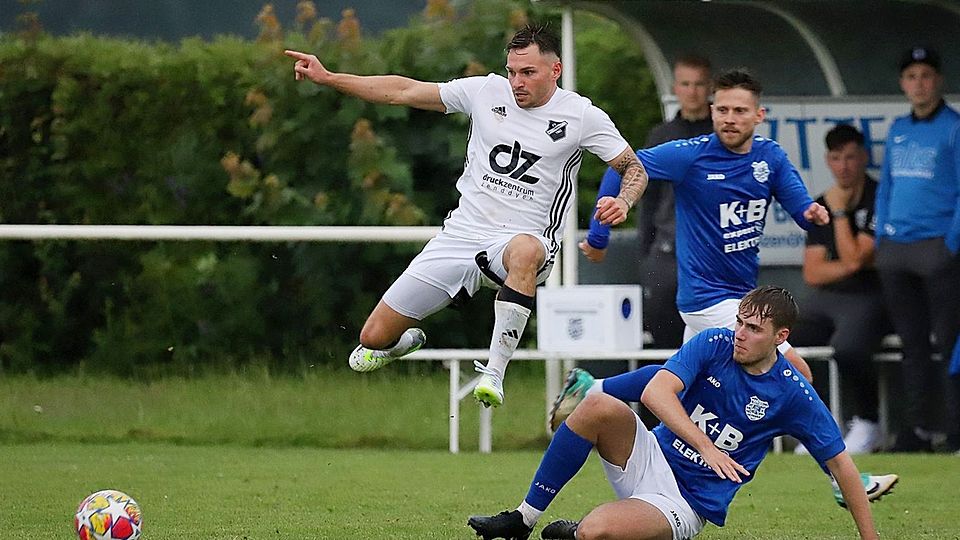 Hoch hinaus will die SG Traßlberg/Michaelpoppenricht (in Weiß), setzt sie sich doch ohne Wenn und Aber den Kreisliga-Aufstieg als Saisonziel.