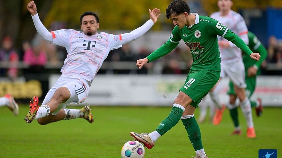 Kommt ein Münchner geflogen: Ferat Nitaj bleibt ganz cool und schiebt zum 1:0 gegen den FC Bayern II ein. Der glatte 3:0-Heimsieg gegen die Profireserve des Rekordmeisters war eines der bisherigen Highlights.
