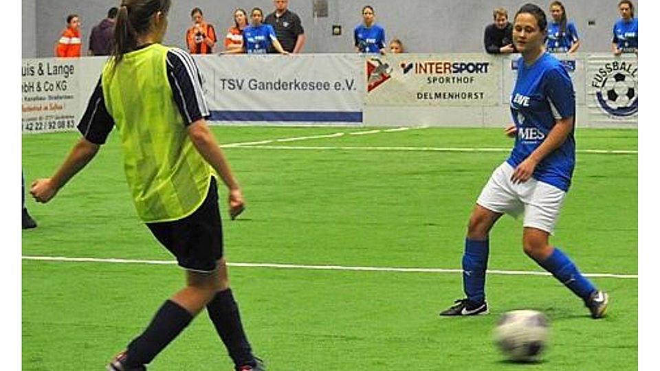 Die Fußballerinnen des TSV Ganderkesee (rechts) und Ahlhorner SV sind bereit für die Kreismeisterschaft. MÃ¼ller