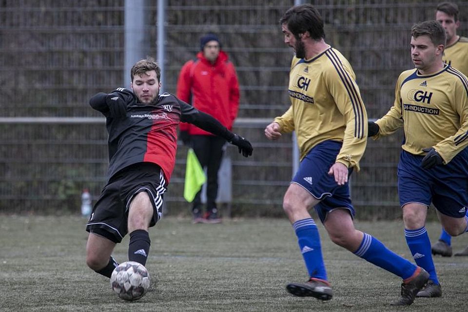 Mit 3:2 siegt Spitzenreiter SG Rothenberg II beim FSV Erbach II.
