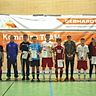 Die Mannschaftskapitäne des überregionalen U17-Gebhardt-CHAMpions-Cup 2015 mit Turnierorganisator Andreas Klebl (re.)