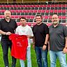 Von links nach rechts: Manager Tom Gabler, Neuzugang Michael Suri, Neu-Trainer Michael Kettl, Vorstand Jürgen Brunner 