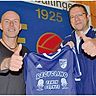 Sie hoffen auf eine gute gemeinsame Zukunft: der Sportliche Leiter beim FSV Großaitingen, Hans Schmauser, und der neue Cheftrainer Roland Pokern.  Foto: Reinhold Radloff