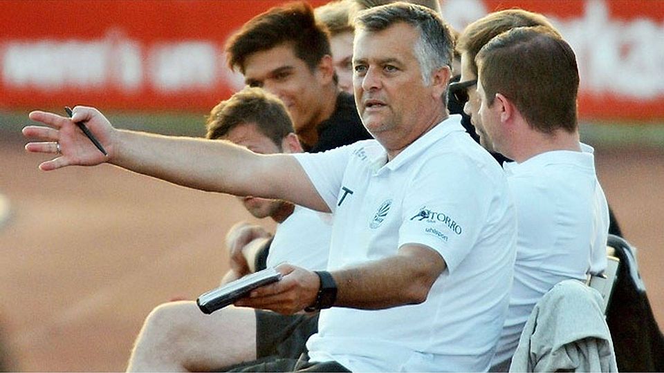 Stefan Tutschka ist wieder auf der Trainerbank zurück. Nach rund einjähriger Pause coacht er ab sofort den FC Stätzling.   F.: Walter Brugger