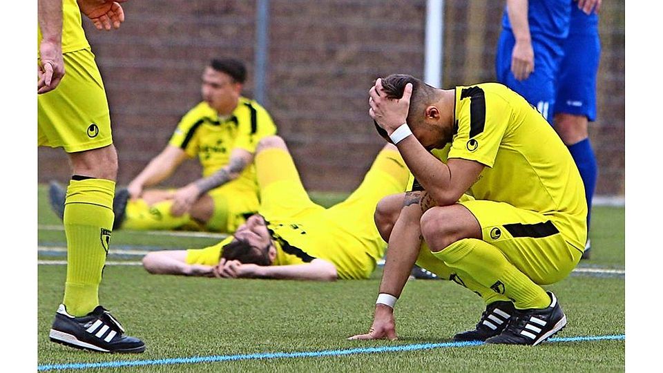 Kaum zu fassen: Der TSV Eltingen verliert auch das fünfte Spiel unter Trainer Lothar Mattner.  Foto: Andreas Gorr