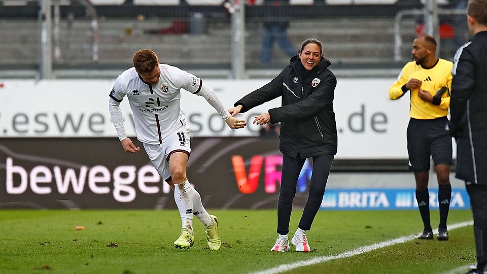 Torschütze Gronning und Wittmann bejubelten den 4:1-Treffer.