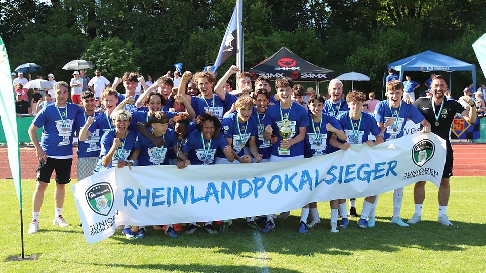 Neben den C-Junioren der Eintracht gewann auch die U17 (im Bild) den Rheinlandpokal 