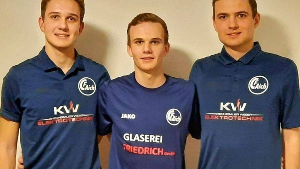 Brüder-Trio (v.l.): Manuel, Quirin und Maximilian Milde spielen beim FC Aich