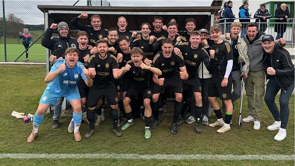 Der Jubel war groß. Viel fehlt nun nicht mehr zu Tabellenführer Raubling