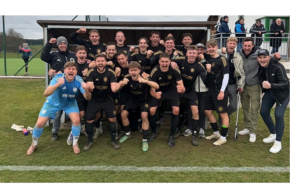 Der Jubel war groß. Viel fehlt nun nicht mehr zu Tabellenführer Raubling