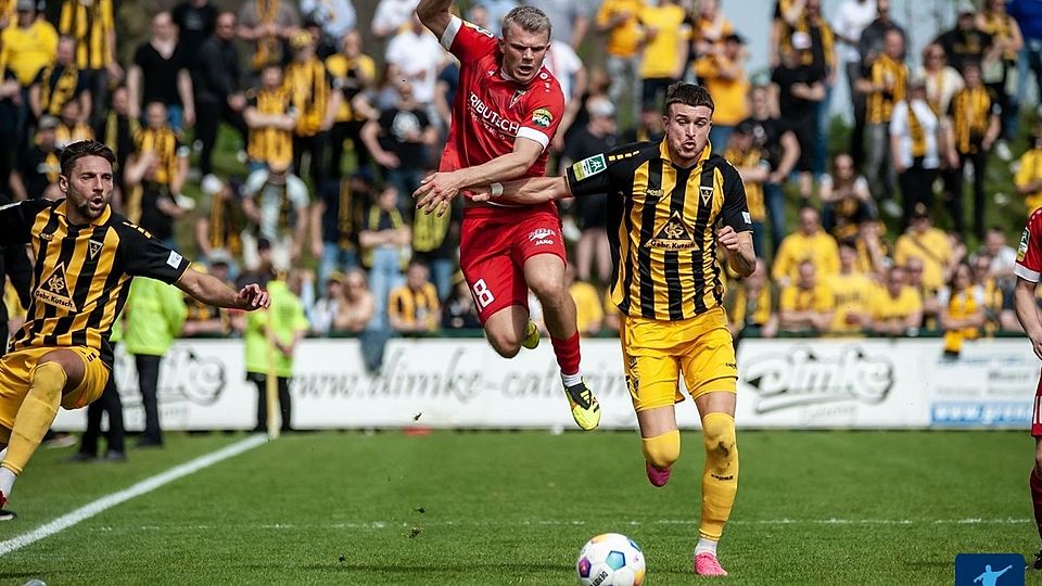 Leon Pesch (in rot) wechselt zu Eintracht Hohkeppel.