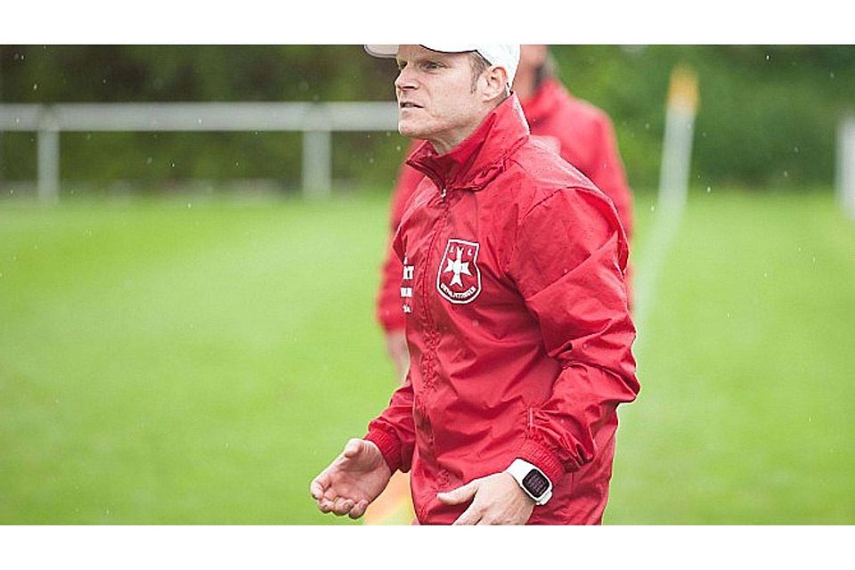 Gewohnt ehrgeizig: Unterjettingens Coach Markus König Foto (Archiv): Schmidt
