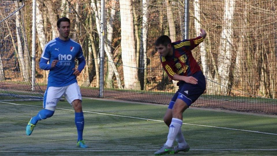 Benjamin Knaack (rechts im Bild) vertritt Blau-Weiß Dölau in der aktuellen Elf des Spieltags.        F: Kleinert