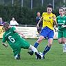 Im Pokal-Halbfinale der Frauen zwischen dem FC Wacker Biberach (gelb) und der SGM Alberweiler II (grün) dürfte es eng hergehen.
