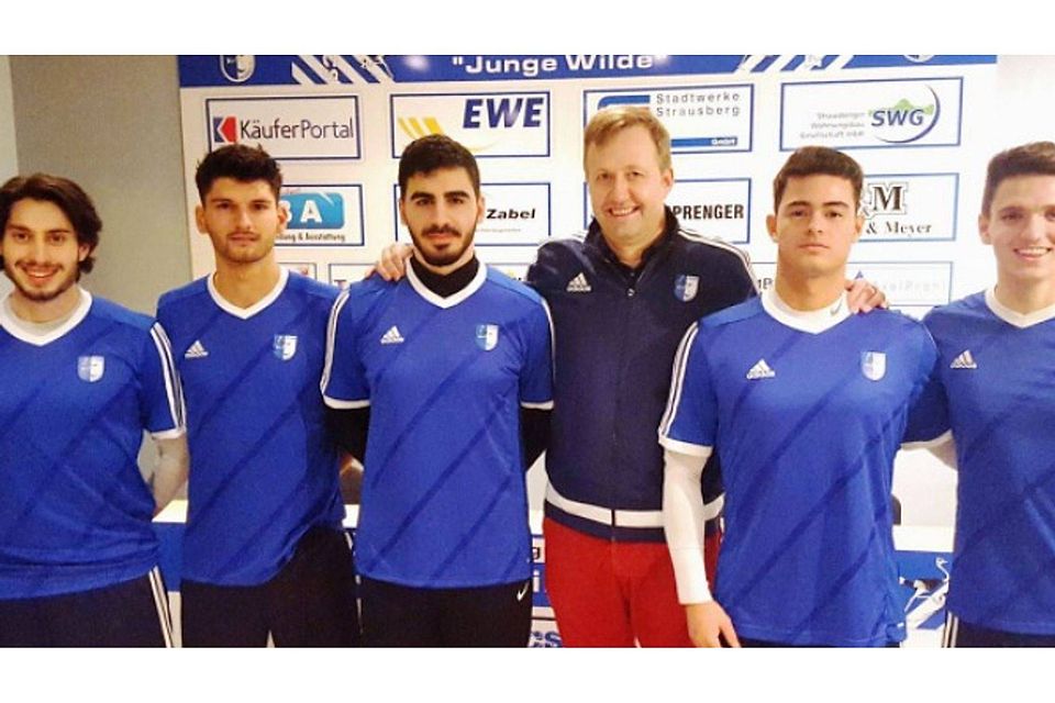 von links nach rechts: Kaan Bektas, Blerim Shigjeqi, Wael Karim, Holger Ohde (sportlicher Leiter), Leart Avdullahu, Yannik Mastelerz