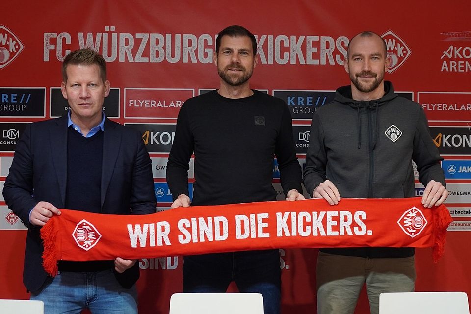 Weiter gemeinsam für die Würzburger Kickers tätig (von links nach rechts): Vorstandsvorsitzender André Herber, Cheftrainer Marco Wildersinn und Sportdirektor Sebastian Neumann.