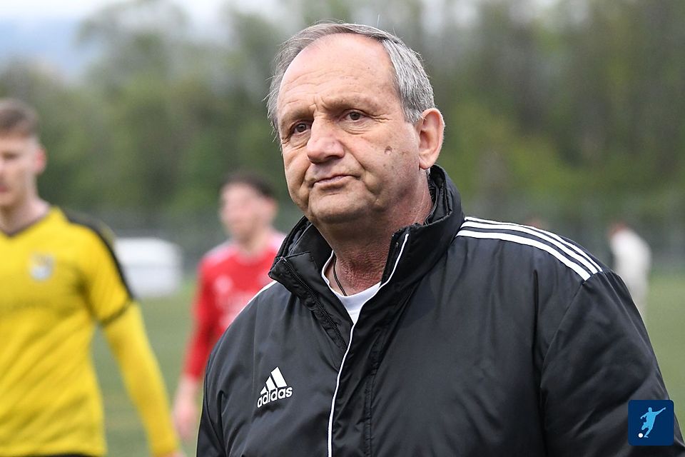 Schätzt sein Trainer-Pendant vom ASV Burglengenfeld, Timo Studtrucker, sehr: Ambergs Trainer Karl-Heinz Wagner.