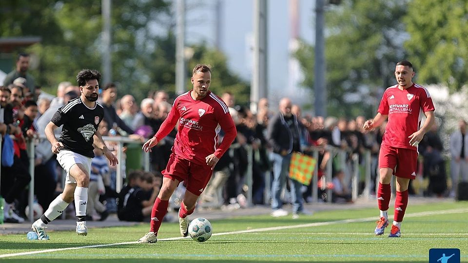 250 Zuschauer sahen ein packendes Topspiel, in dem sich die SG Nassau Diedenbergen nach 0:3-Rückstand nie aufgab und nun neuer Tabellenführer ist. 