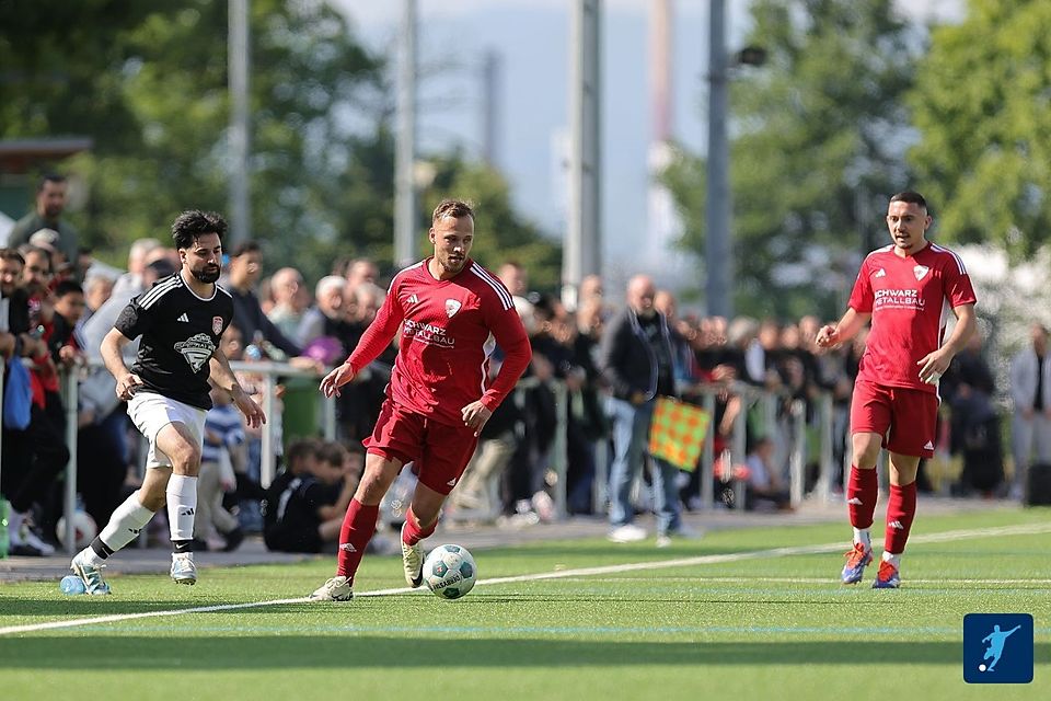 250 Zuschauer sahen ein packendes Topspiel, in dem sich die SG Nassau Diedenbergen nach 0:3-Rückstand nie aufgab und nun neuer Tabellenführer ist. 