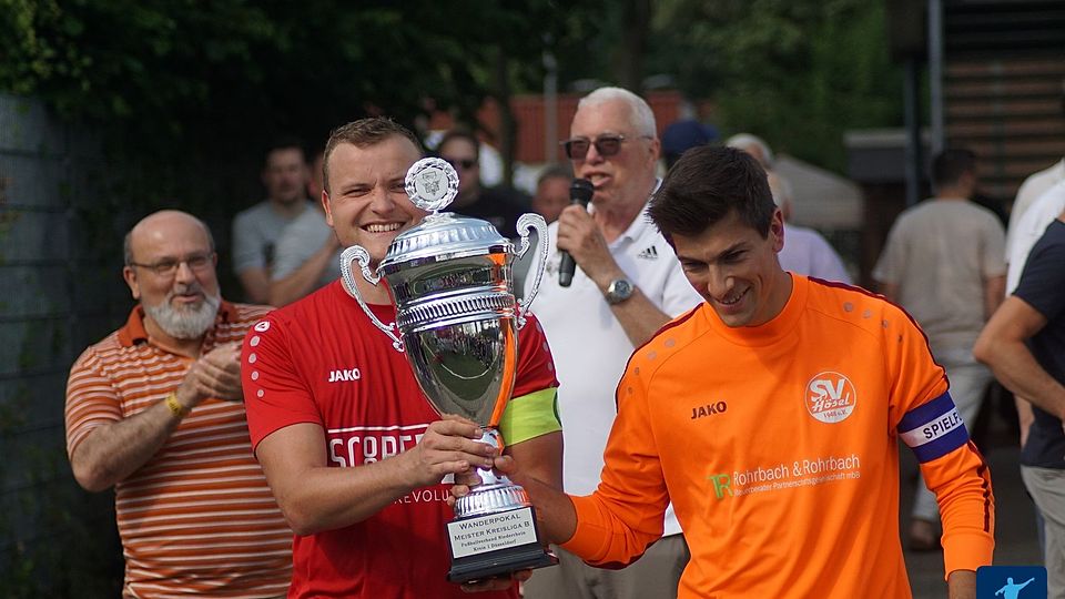 Der SV Hösel II hat die Meisterschaft in der Kreisliga B, Gruppe 1, von Düsseldorf gefeiert. 