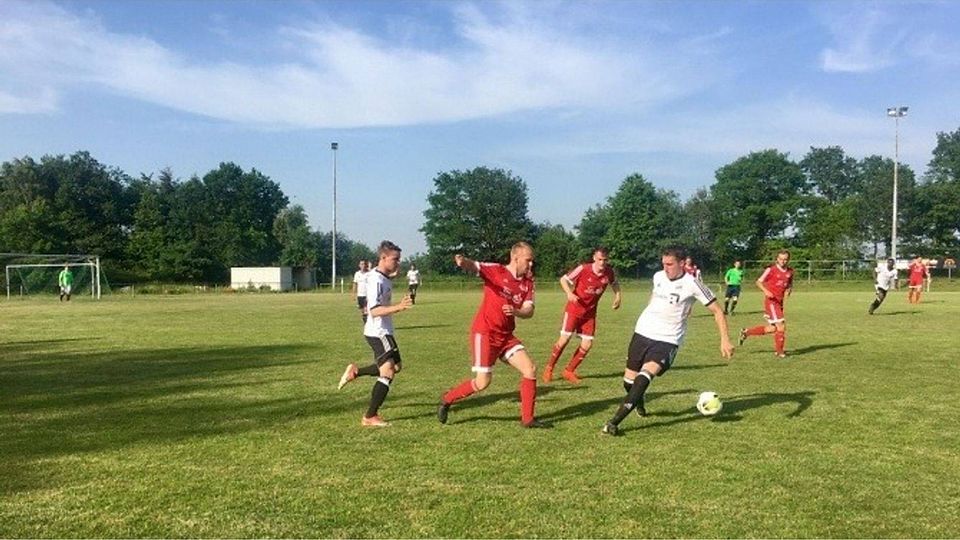 Hüffelsheim muss sich im Abschiedsspiel von Trainer Schniering mit 0:2 geschlagen geben. F: Sentz