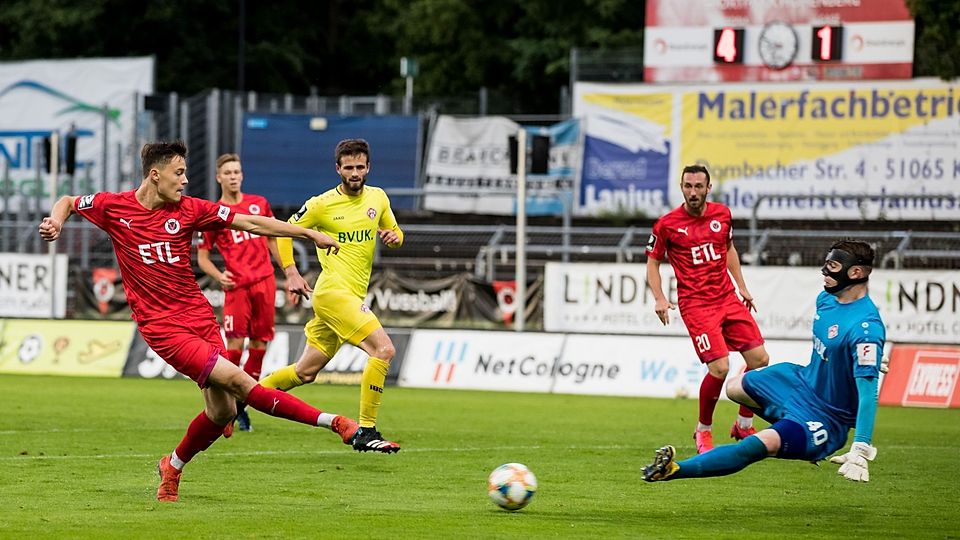 Bei seinem Drittliga-Debüt für Viktoria Köln erzielte Verteidiger Höck (links) im Juli 2020 sein bisher einziges Pflichtspieltor.