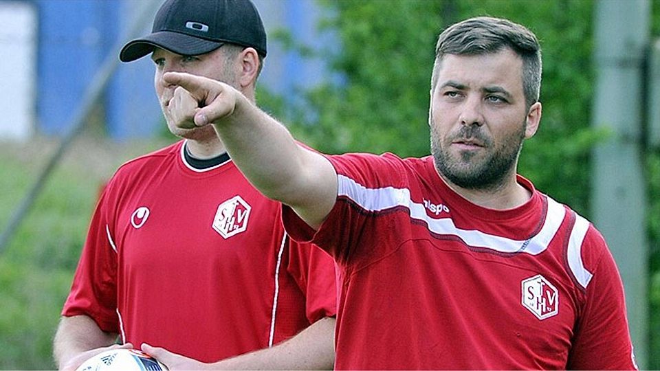 Andreas Ried (rechts) und sein Co-Trainer Andreas Jenik stehen in der kommenden Spielzeit unter Druck.  Foto: Fred Schöllhorn