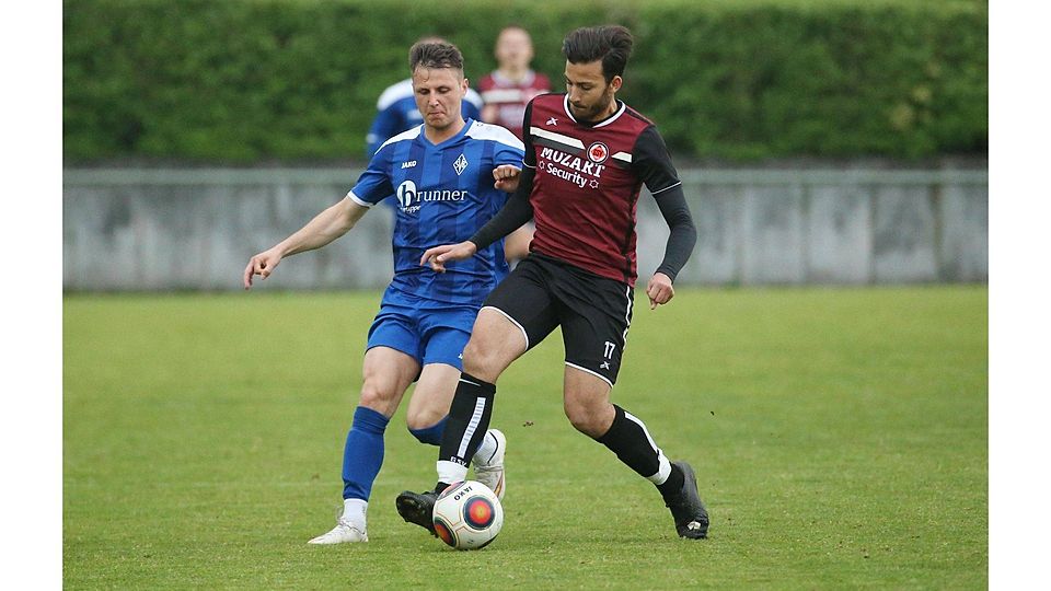 Christian Mijic (links) schoss die SV Böblingen mit 1:0 in Führung Foto (Archiv): Eibner