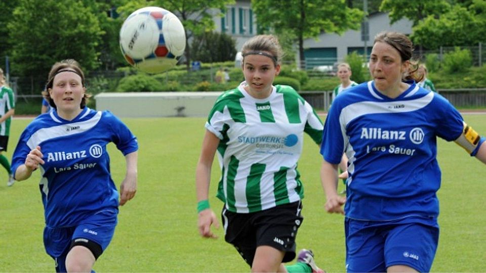 Comeback: Alissa Gönülkirmaz (Mitte) soll für die FSG Usinger Land in der neuen Gruppenliga-Spielzeit für die notwendigen Tore sorgen.