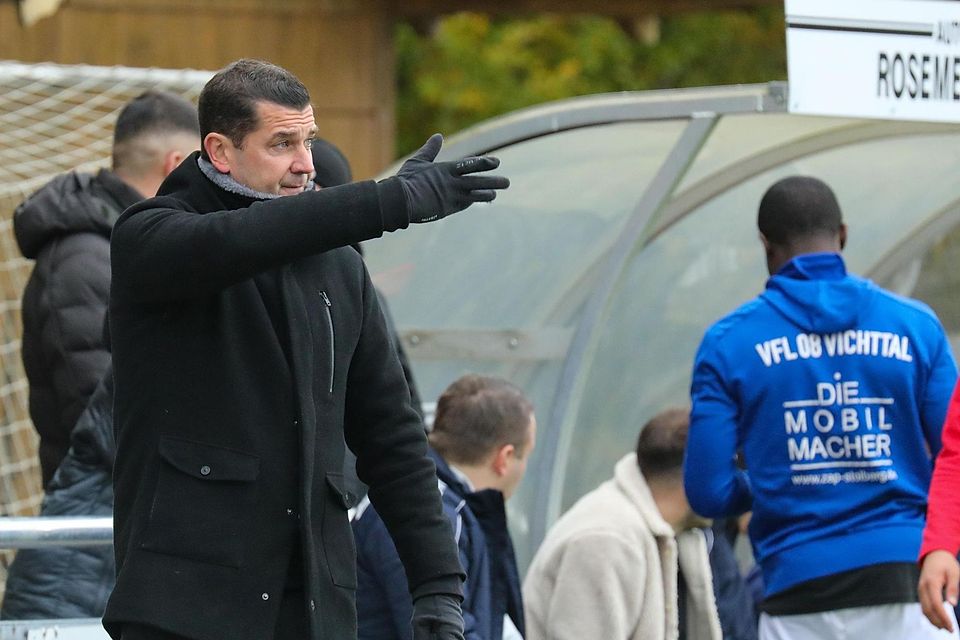 Andi Avramovic, Trainer des VfL Vichttal, verlor mit seiner Mannschaft in Siegburg.