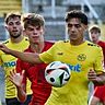 Eroll Zejnullahu (vorne) duellieren sich in der Liga mit der Zweitvertretung des FC Bayern. Ein Benefizspiel gegen die Stars des FCB könnte viele finanzielle Probleme lösen.