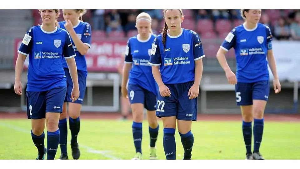 Nicht überrascht, aber dennoch traurig über das Regionalliga-Aus des Vereins, für den sie sich in der Vergangenheit sehr engagiert haben sind unter anderem auch Jacky Klan (ehemals Klippert, l.) und Maike Lohwasser (Simbeck, 2.v.l.). (Archivfoto) © Weis