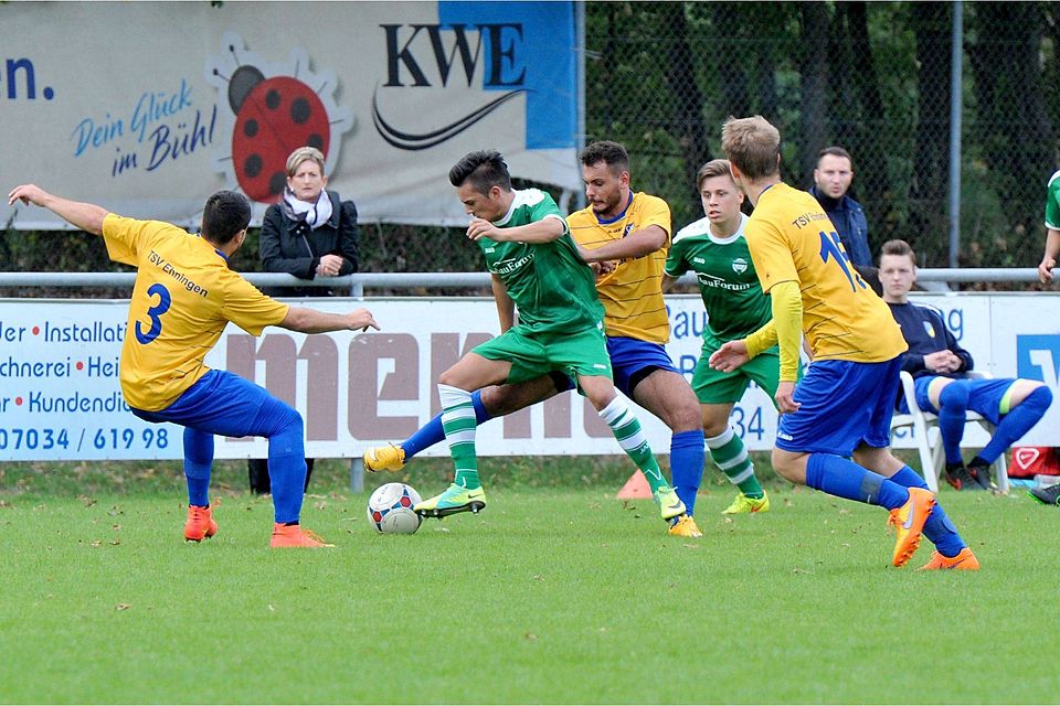 Der TSV Ehningen (gelbe Trikots) setzte sich gegen den VfL Herrenberg durch Foto: Holom