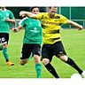 Der aus Rudersdorf stammende Florian Kringe (rechts) spielte am Samstag auch für die BVB-Trditionsmannschaft gegen den FC Ernsdorf mit. Fotos (3): jb