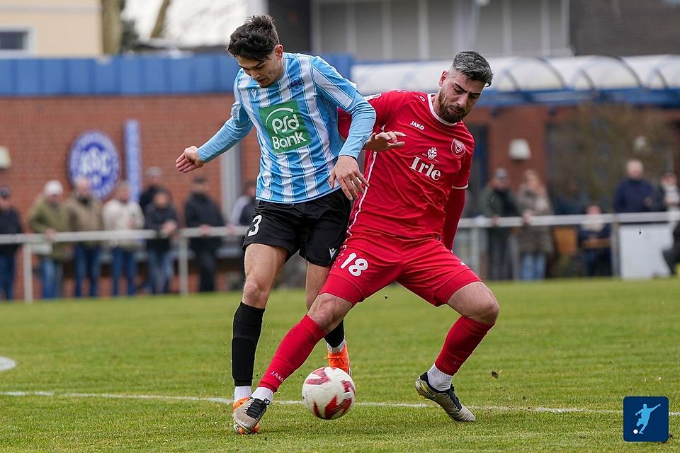 Der ASC 09 Dortmund (in Blau) ist offiziell kein Aufstiegskandidat mehr.