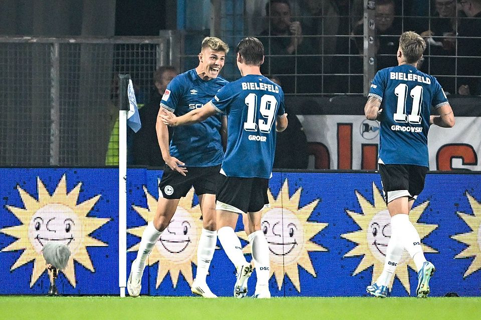 Julian Kania (li.) hat gegen Fortuna Düsseldorf seinen ersten Treffer in der 2. Liga erzielt.